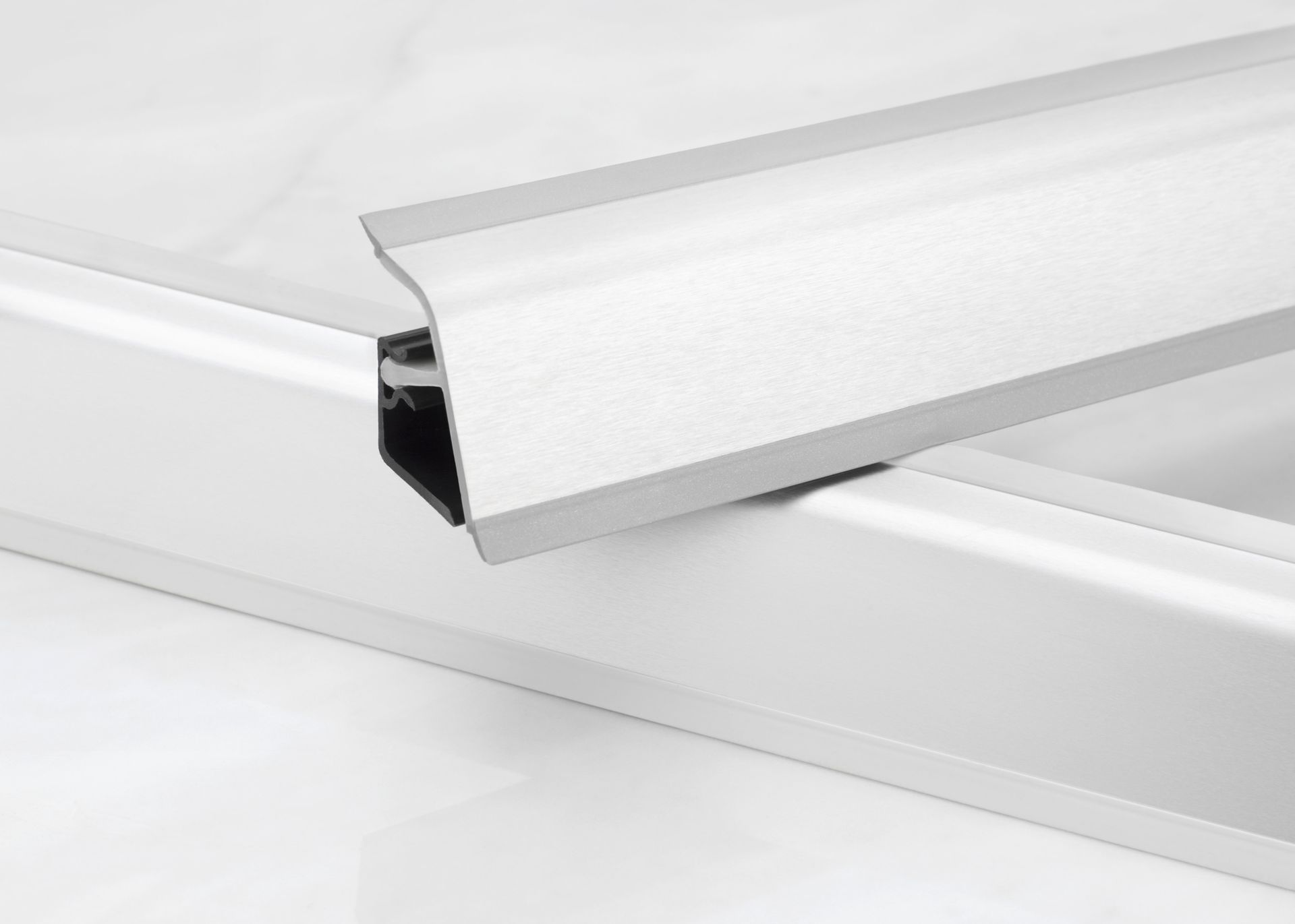 Пристеночные бортики от компании РЕХАУ | Официальный сайт РЕХАУ